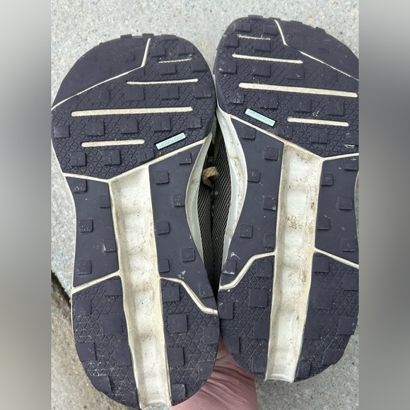 On Running Khaki Athletic Shoes - Picture 6 of 10